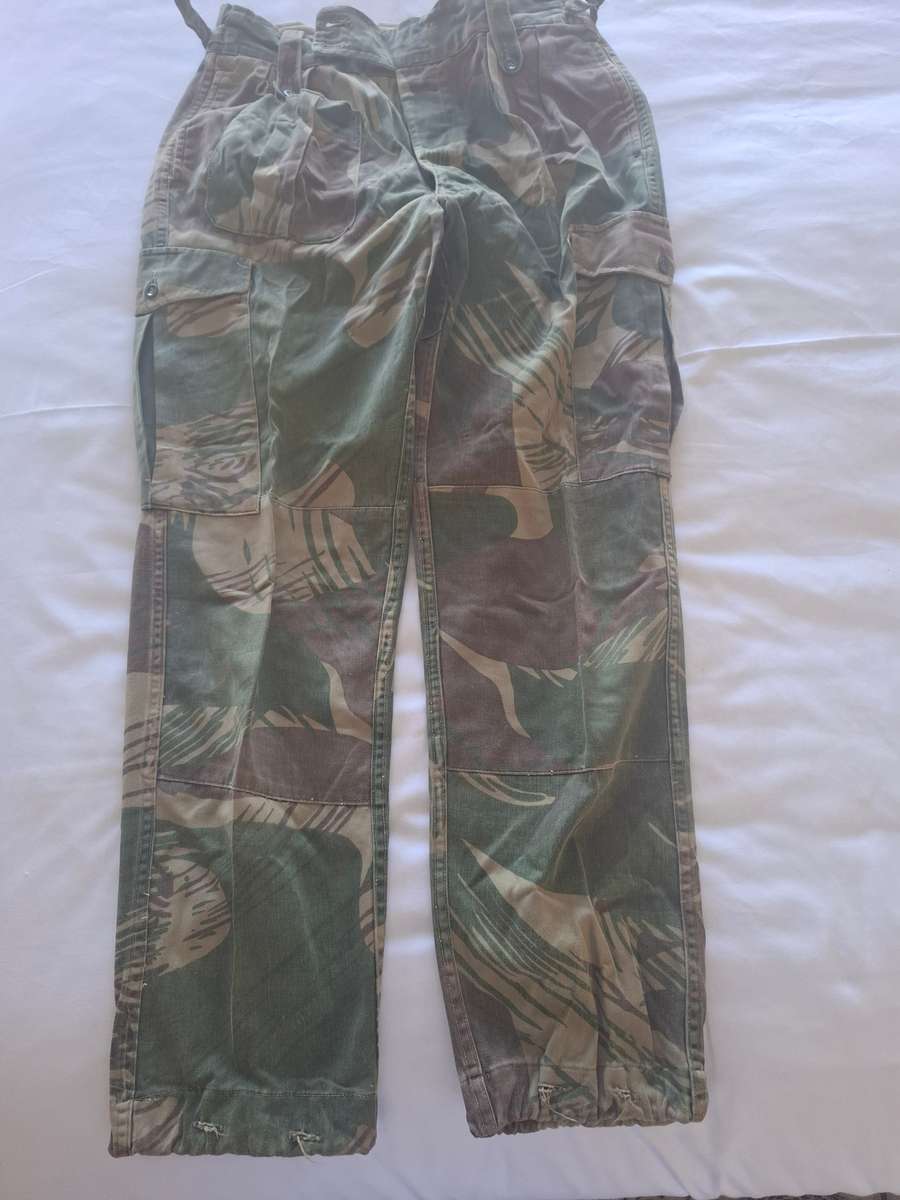 RHODESIAN ARMY CAMMO TROUSERS - HAS WASTE CLIPS + ELASTICATED ANKLES  - LARGE     (8858)