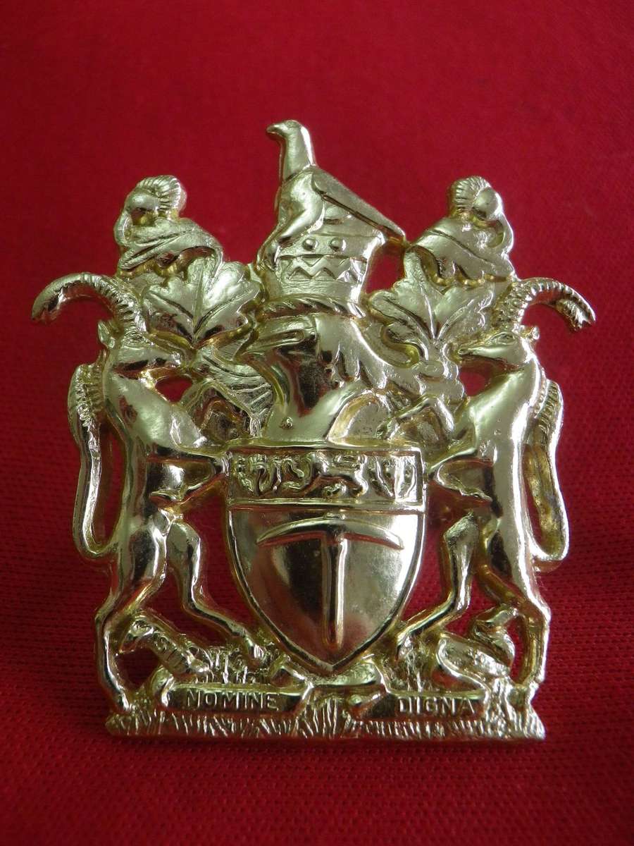 RHODESIAN ARMY - WO1 GOLD ANODISED  WRIST BADGE - LUGS CRIMPED -  (376)