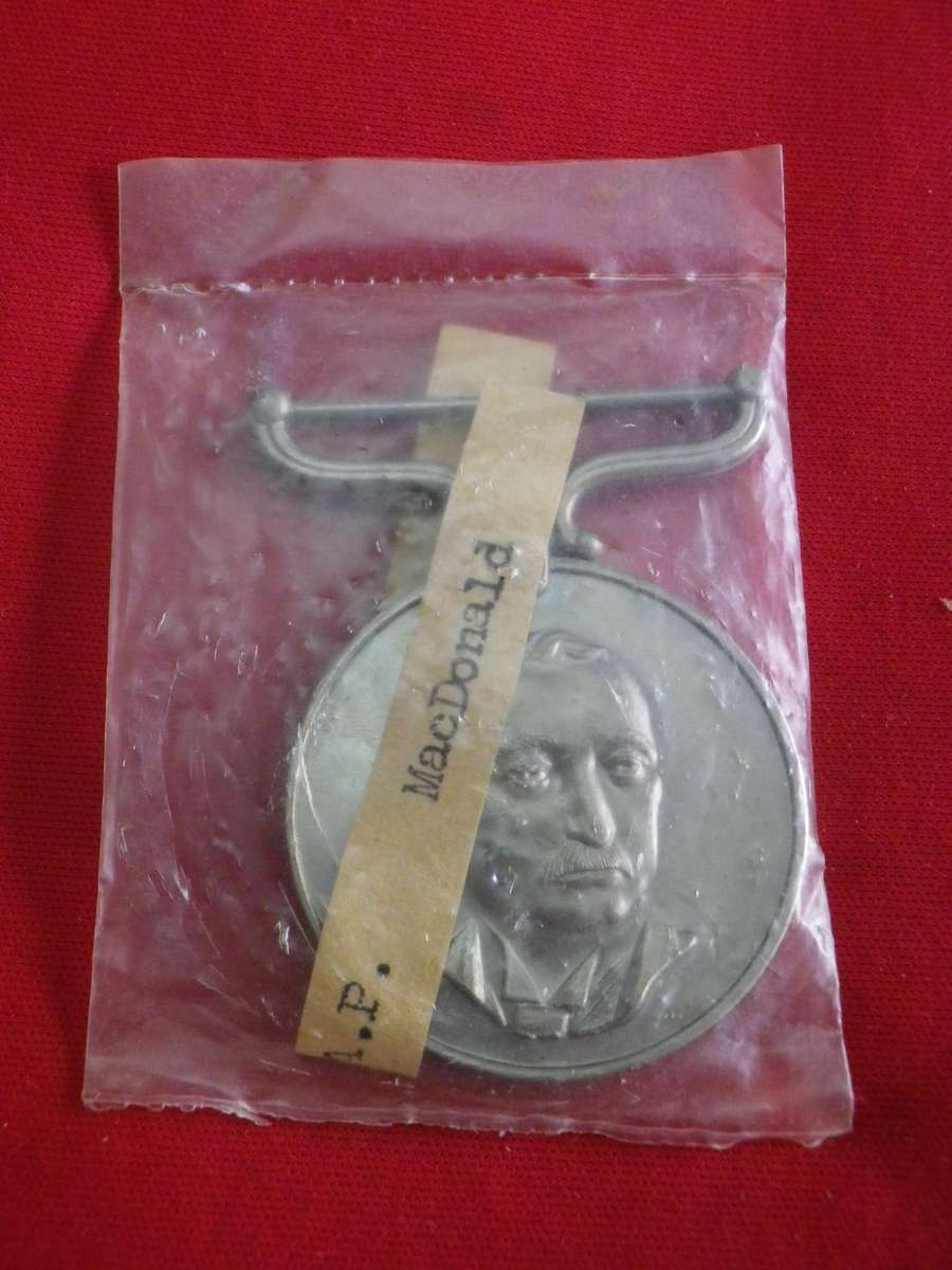 RHODESIA  - FULL SIZE RhGSM - TO 728152 TPR A.P.MACDONALD  - RESEARCHED  RLI SEE BELOW      (192)