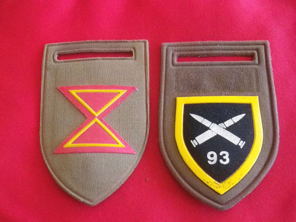 SADF - PAIR OF TUPPERS - COMMAND HQ COY., + 93 AMMUNITION DEPOT (REMOVED COMMAND BAR)     (4048)