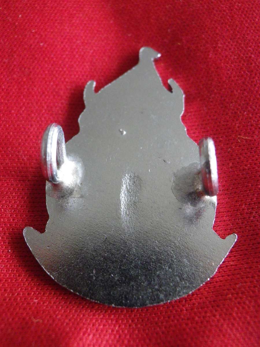 RHODESIAN DEFENCE REGT.  CHROME + ENAMEL BERET BADGE - LATE UDI  PERIOD     (8661)