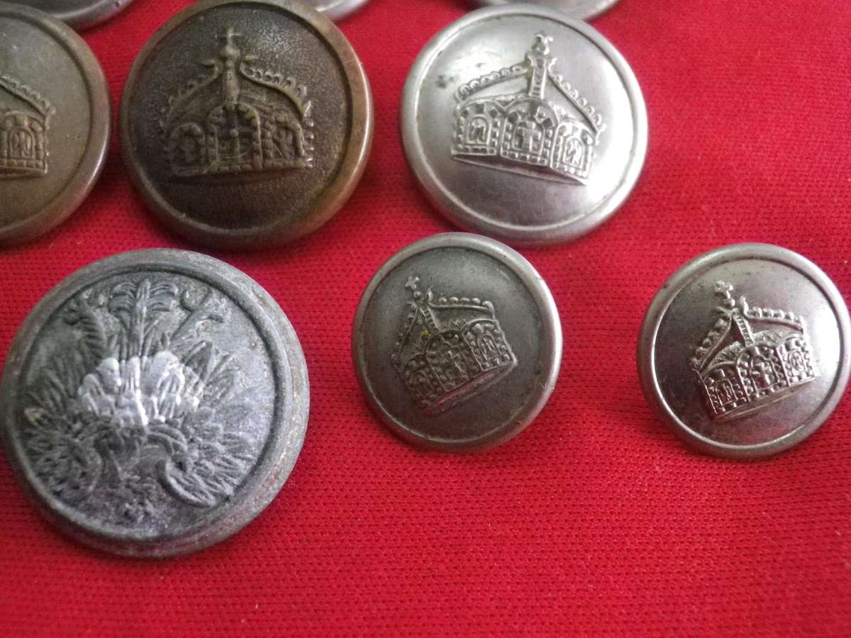 16 X GERMAN + ITALIAN BUTTONS & 2 PRUSSIAN BUTTONS , ALL WW2 OR EARLIER - OD RANGE 15mm-25mm (174)