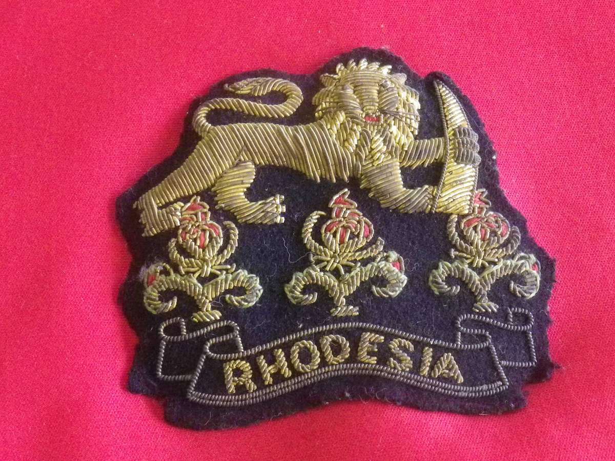 RHODESIAN BULLION WIRE BLAZER BADGE - LION & TUSK ABOVE  3 FLAME LILIES  - UNKNOWN        (3017)