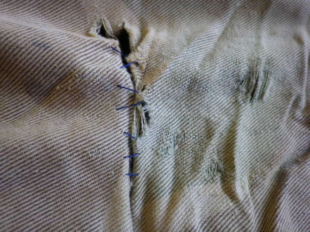 RHODESIAN ARMY VERY WELL USED JUNGLE HAT - REPAIRED, THREADBEAR , INSCRIBED - RIM 55CM/21.5" (247)