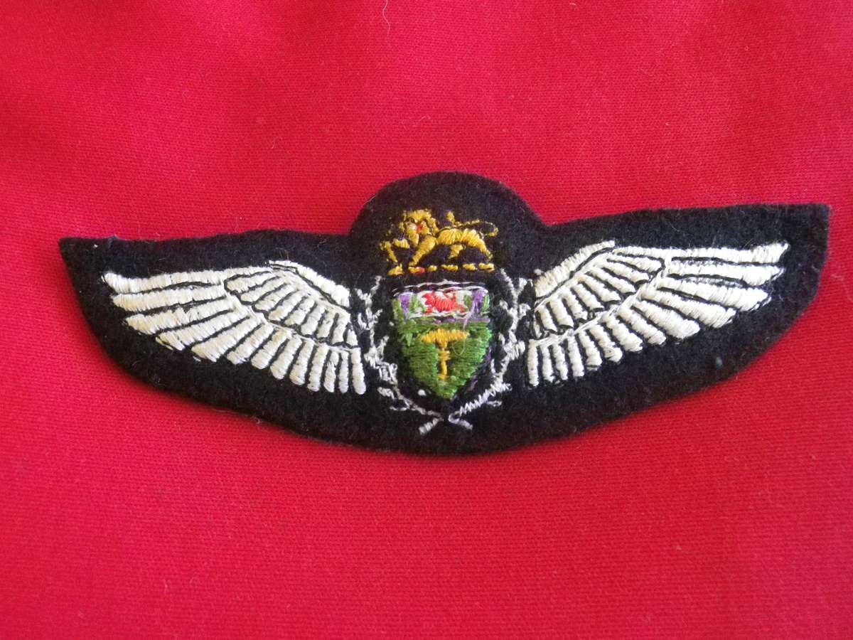 RHODESIAN AIR FORCE - PILOTS PADDED / EMBROIDERED WINGS       (4015)