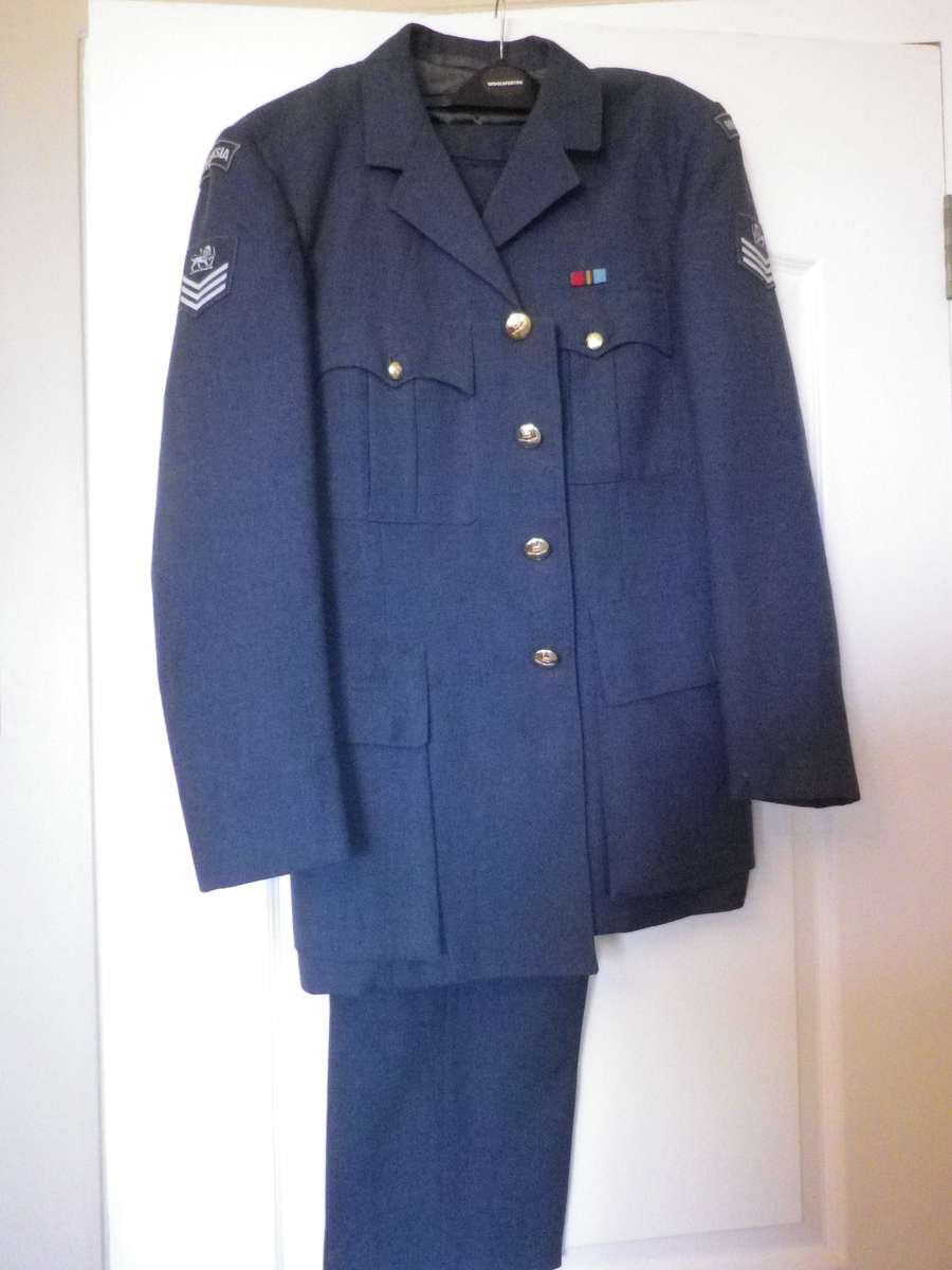 RHODESIAN AIR FORCE - FLIGHT SERGEANTS NO1  BLUE TUNIC + TROUSERS + GLOVES - GOOD CONDITION (8692)