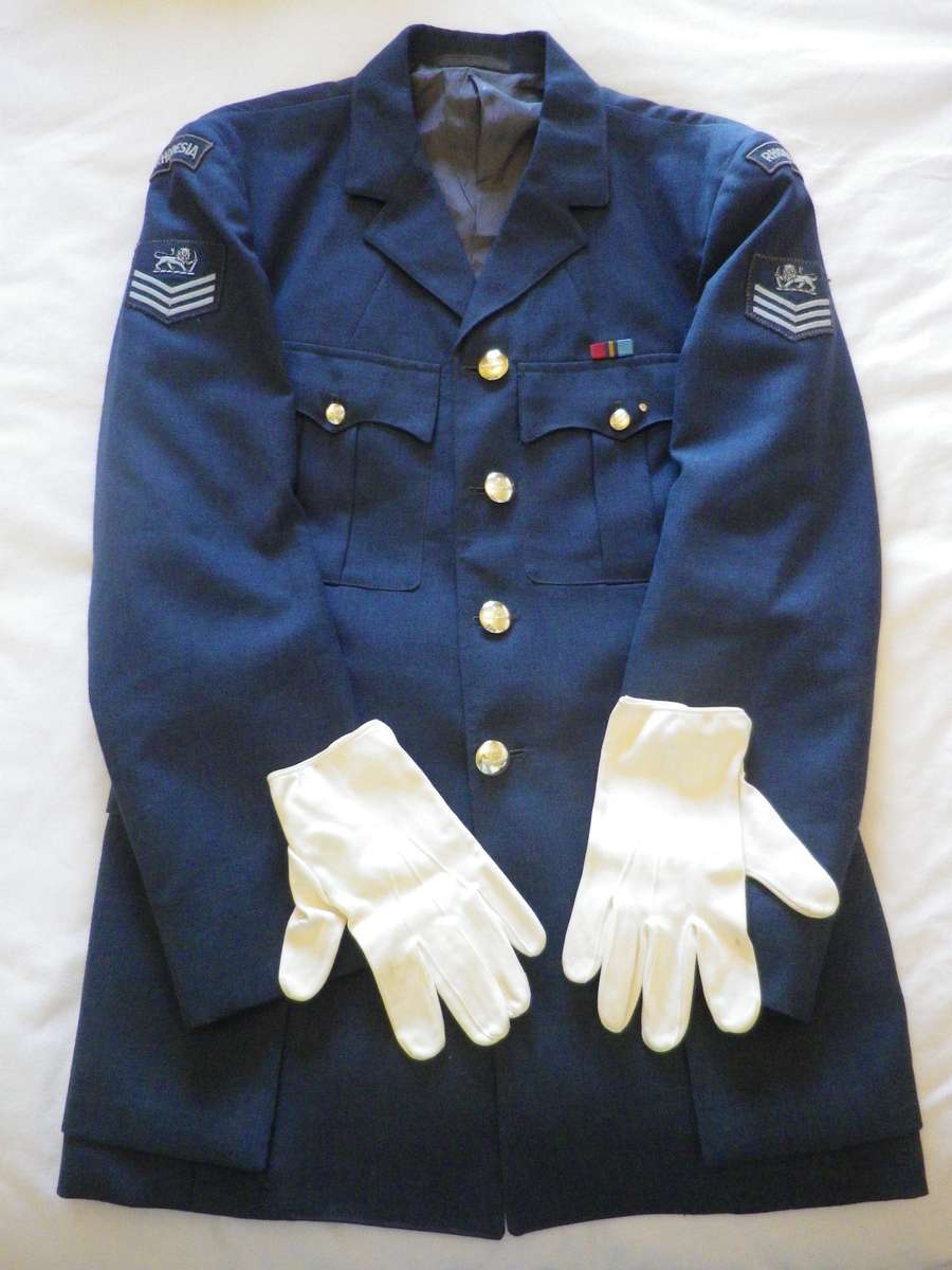 RHODESIAN AIR FORCE - FLIGHT SERGEANTS NO1  BLUE TUNIC + TROUSERS + GLOVES - GOOD CONDITION (8692)