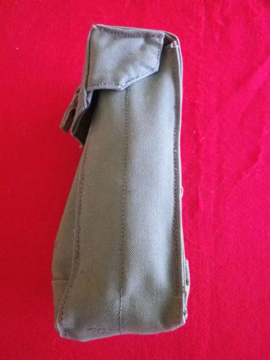 RHODESIAN ARMY - MAG P69 AMMO POUCH - RARE - STAMPED "12 FEB 1979" - HEIGHT OF POUCH 240mm  (8967)