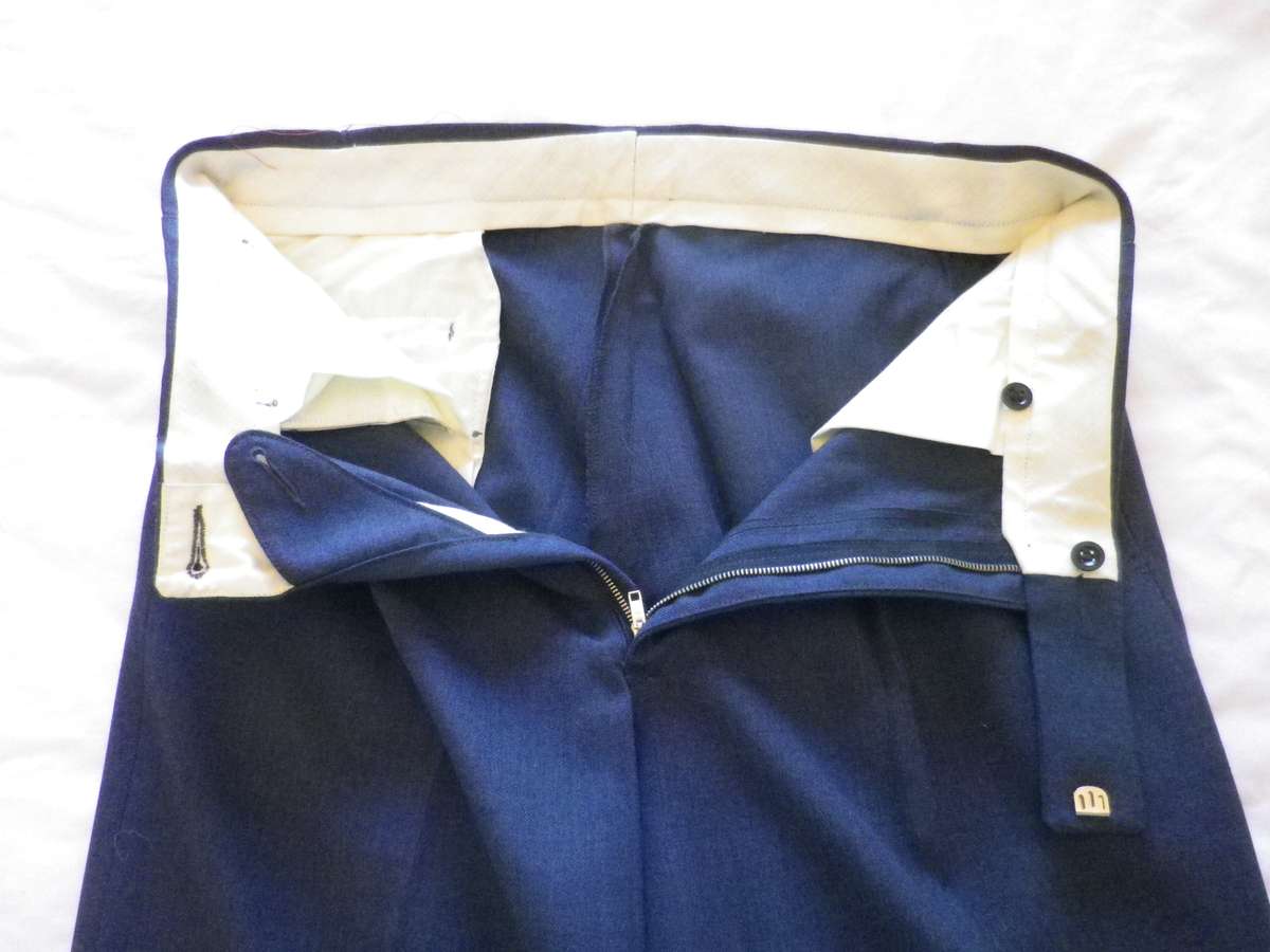 RHODESIAN AIR FORCE - FLIGHT SERGEANTS NO1  BLUE TUNIC + TROUSERS + GLOVES - GOOD CONDITION (8692)