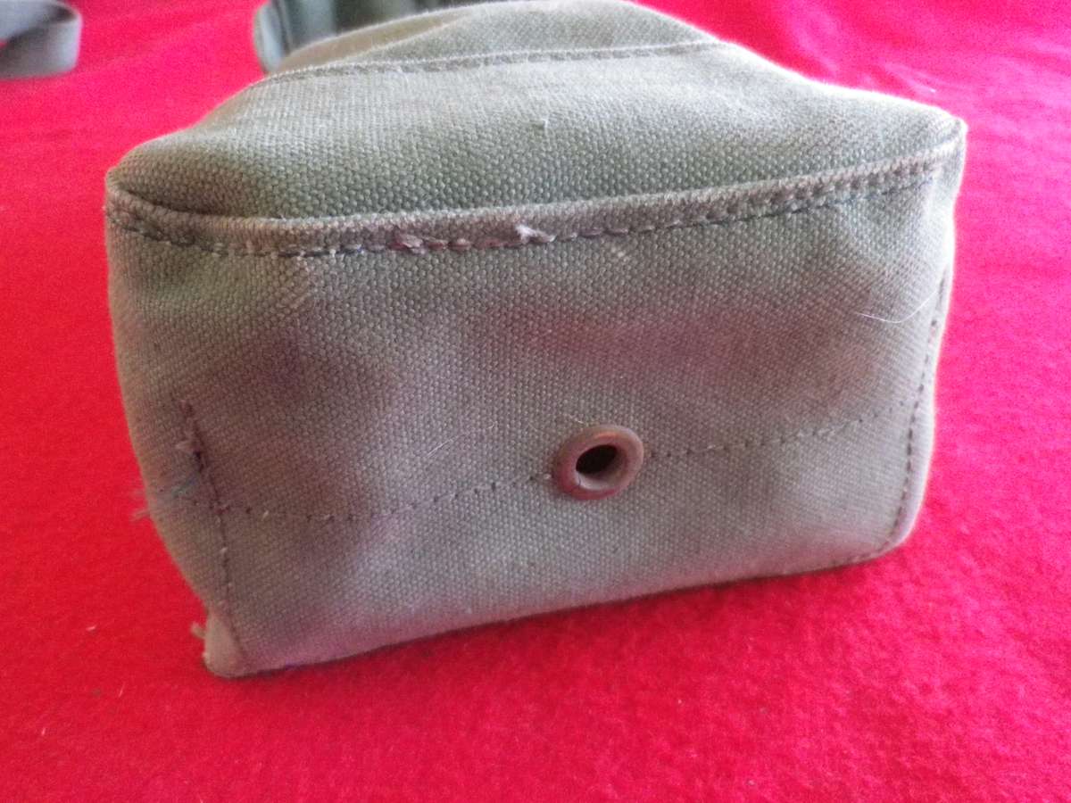RHODESIAN ARMY - MAG P69 AMMO POUCH - RARE - STAMPED "12 FEB 1979" - HEIGHT OF POUCH 240mm  (8967)