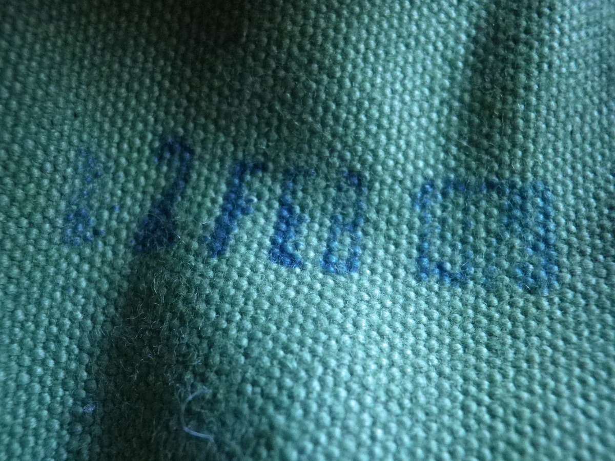 RHODESIAN ARMY - MAG P69 AMMO POUCH - RARE - STAMPED "12 FEB 1979" - HEIGHT OF POUCH 240mm  (8967)