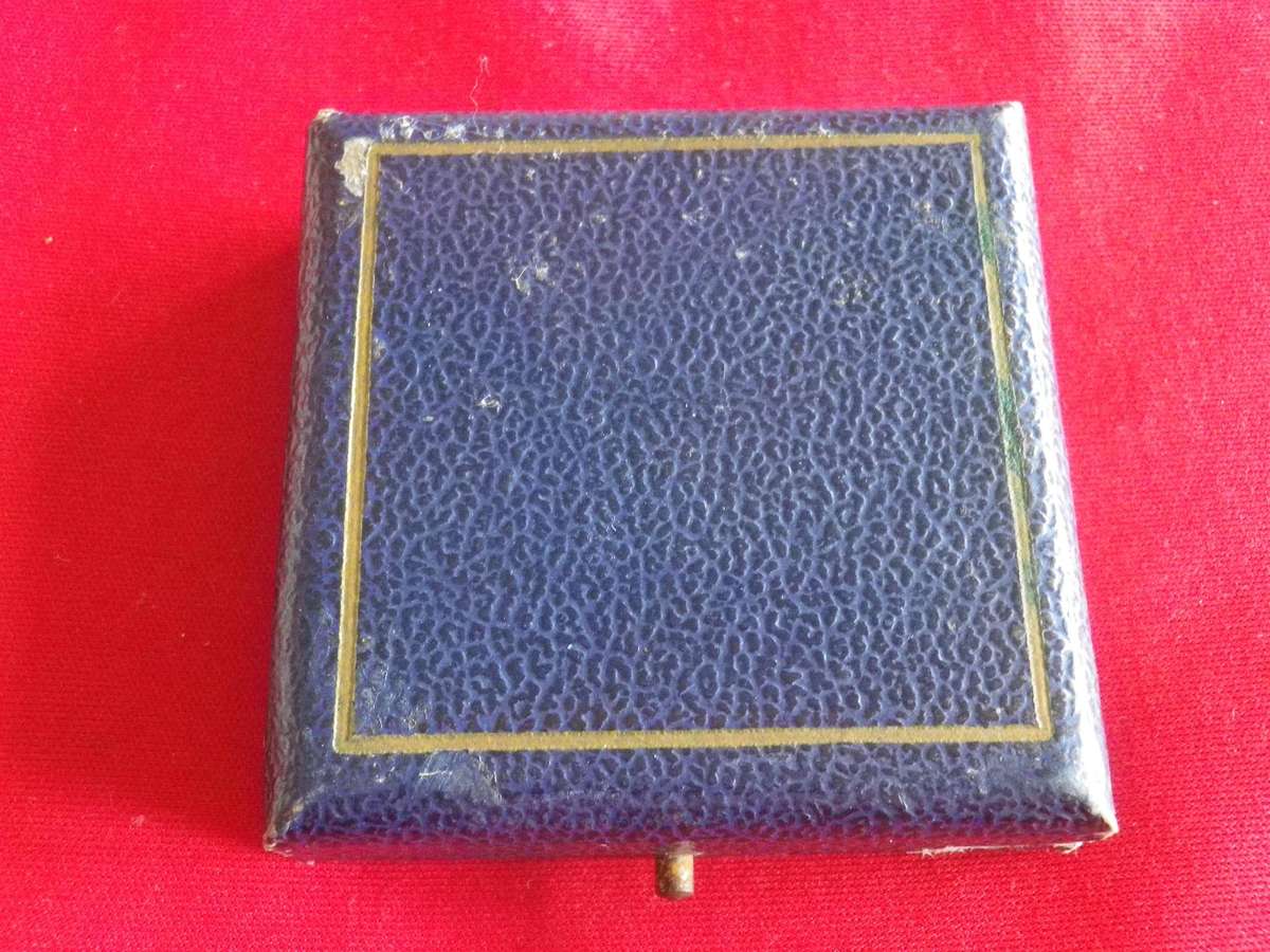RHODESIAN INDEPENDENCE BRONZE MEDALLION IN ORIGINAL PRESENTATION CASE 11/11/1965  (427)