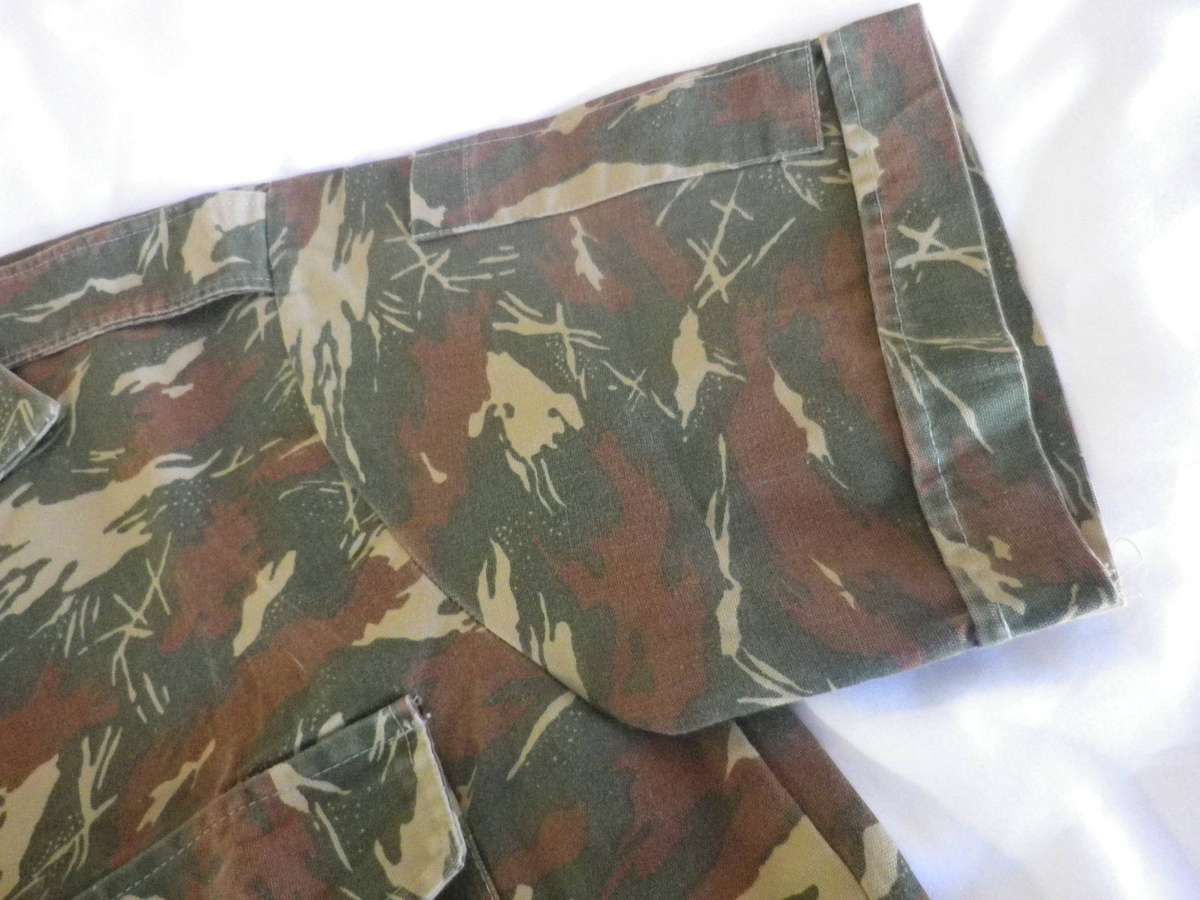 SWAPOL / KOEVOET - LIZZARD PATT. SHORT SLEEVE  CAMMO SHIRT  - SIZE MEDIUM  -  SIZES BELOW (448)