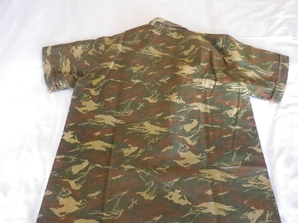 SWAPOL / KOEVOET - LIZZARD PATT. SHORT SLEEVE  CAMMO SHIRT  - SIZE MEDIUM  -  SIZES BELOW (448)