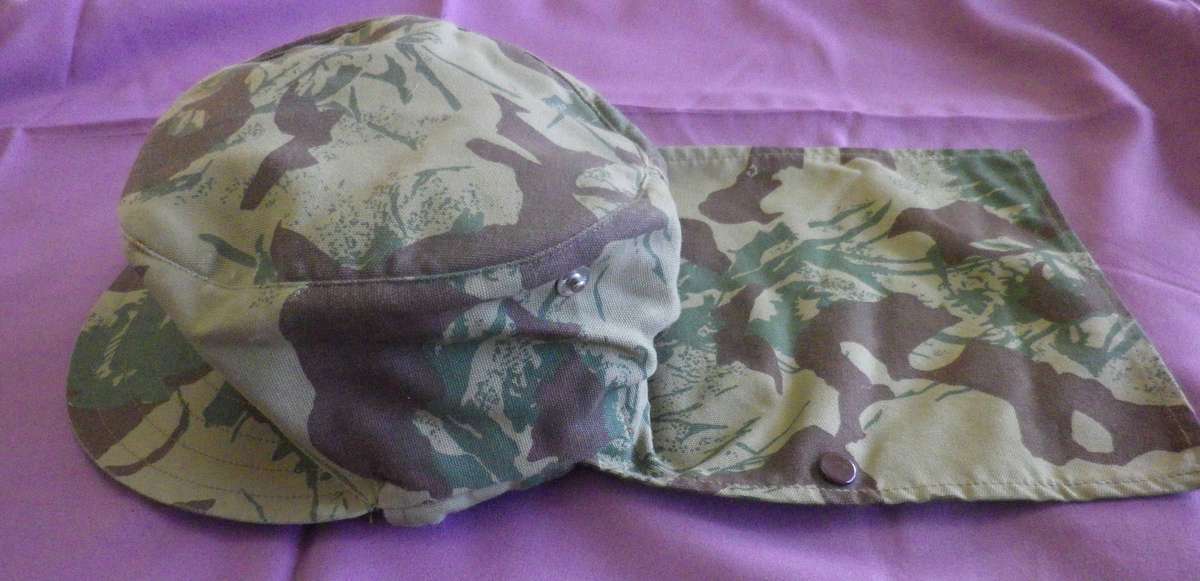 SAP / SWAPOL 2ND PATT. CAMMO CAP + FLAPS +  DAYGLO LINING - 1 STUD MISSING  RIM 55cm/21.5"  (456)