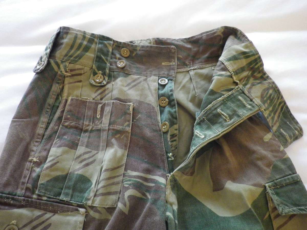 RHODESIAN ARMY CAMMO TROUSERS - MISSING 5 BUTTONS,  SIZES BELOW (S)   (253)