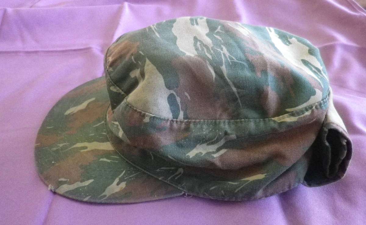 SWAPOL/KOEVOET LIZZARD PATT. CAMMO CAP + FLAP - SOME WEAR-  ORANGE LINING -  SIZE 60    (457)