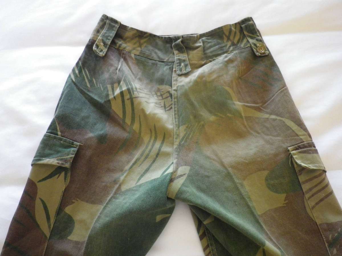 RHODESIAN ARMY CAMMO TROUSERS - MISSING 5 BUTTONS,  SIZES BELOW (S)   (253)