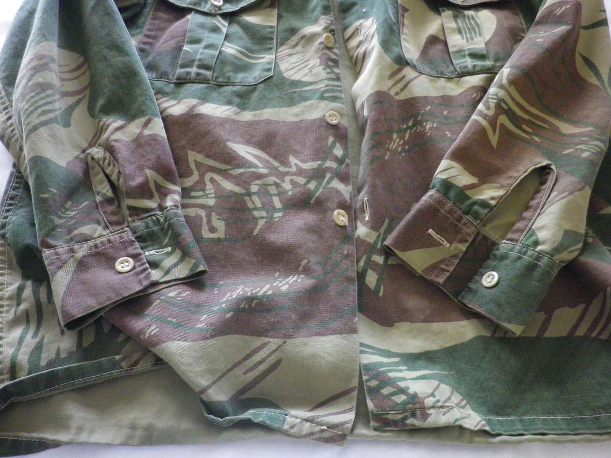 RHODESIAN ARMY LONG SLEEVE CAMMO SHIRT - SIZE M, MEASUREMENTS BELOW    (206)