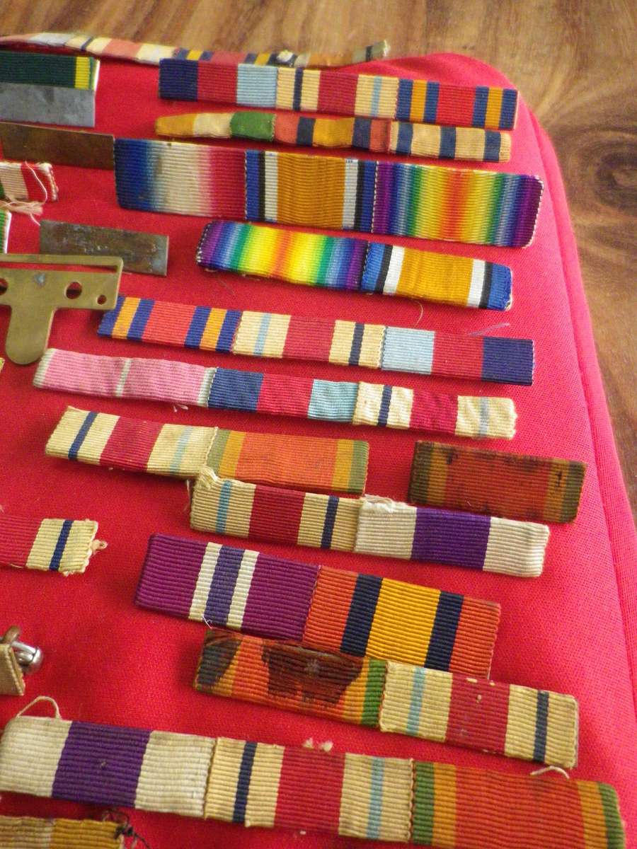 BRITSH ARMY + COMMONWEALTH -  LARGE LOT OF WW1 + WW2 MEDAL RIBBON BARS  (149)