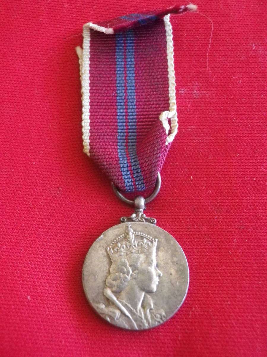 BRITISH - QEII CORONATION MINIATURE MEDAL - 2ND JUNE 1953    (4025)