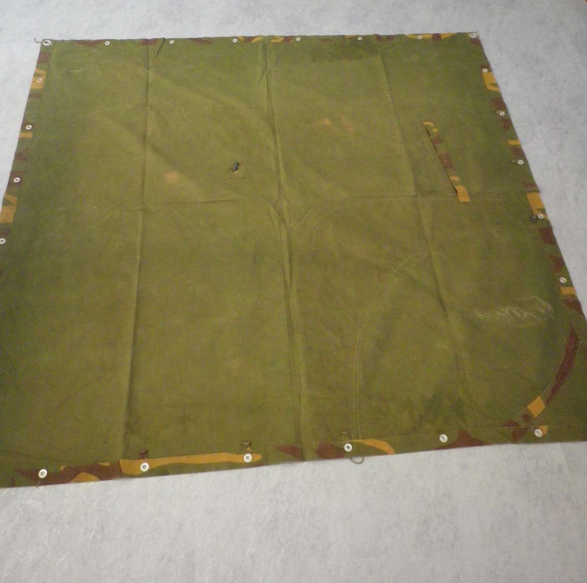 RHODESIAN BUSH WAR PICK UP -YUGOSLAV BIVVY/SHELTER, AS USED BY A SERVICEMAN -SIZE 174cmx163cm (8965)