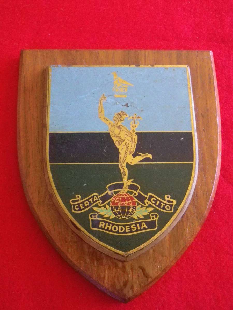 RHODESIAN ARMY - SIGNALS CORPS PLAQUE    - MINOR ENAMEL DAMAGE SEE PICS   (4004)