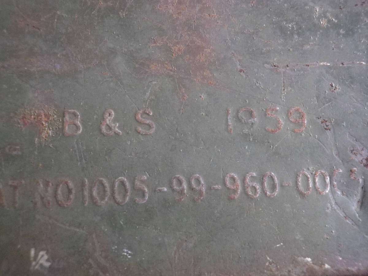 RHODESIAN ARMY - FN/R1 CLEANING KIT - NOT SURE IF COMPLETE, CHECK PICS + TIN           (4040)