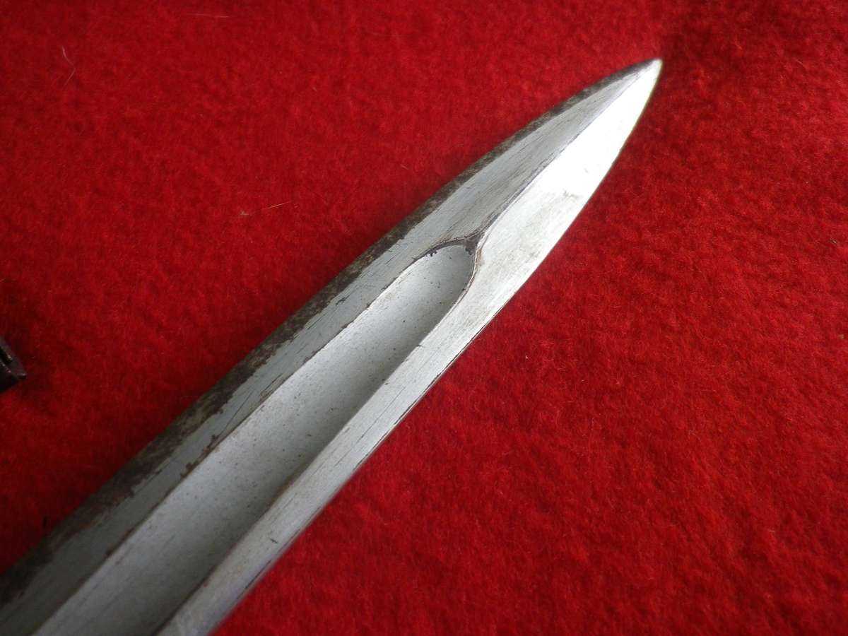 RHODESIAN BUSH WAR PICK UP - EARLY AK BAYONET - NOTE CONDITION - BLADE PAINTED SILVER  (4069)