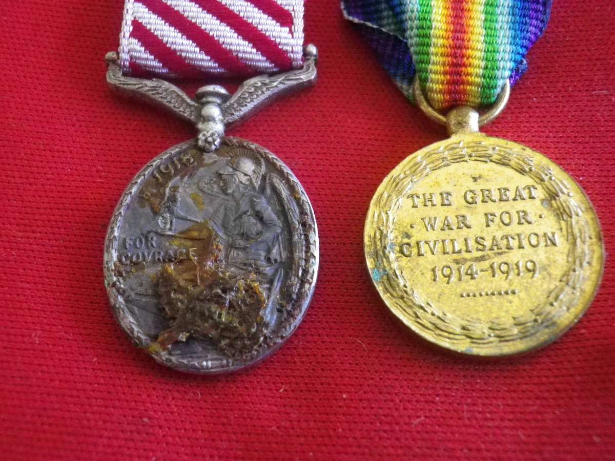 BRITISH ARMY - WW1 MINIATURE PEACE MEDAL + WW2 MINIATURE RAF DFM - NOTE REVERSE DAMAGED    (4026)