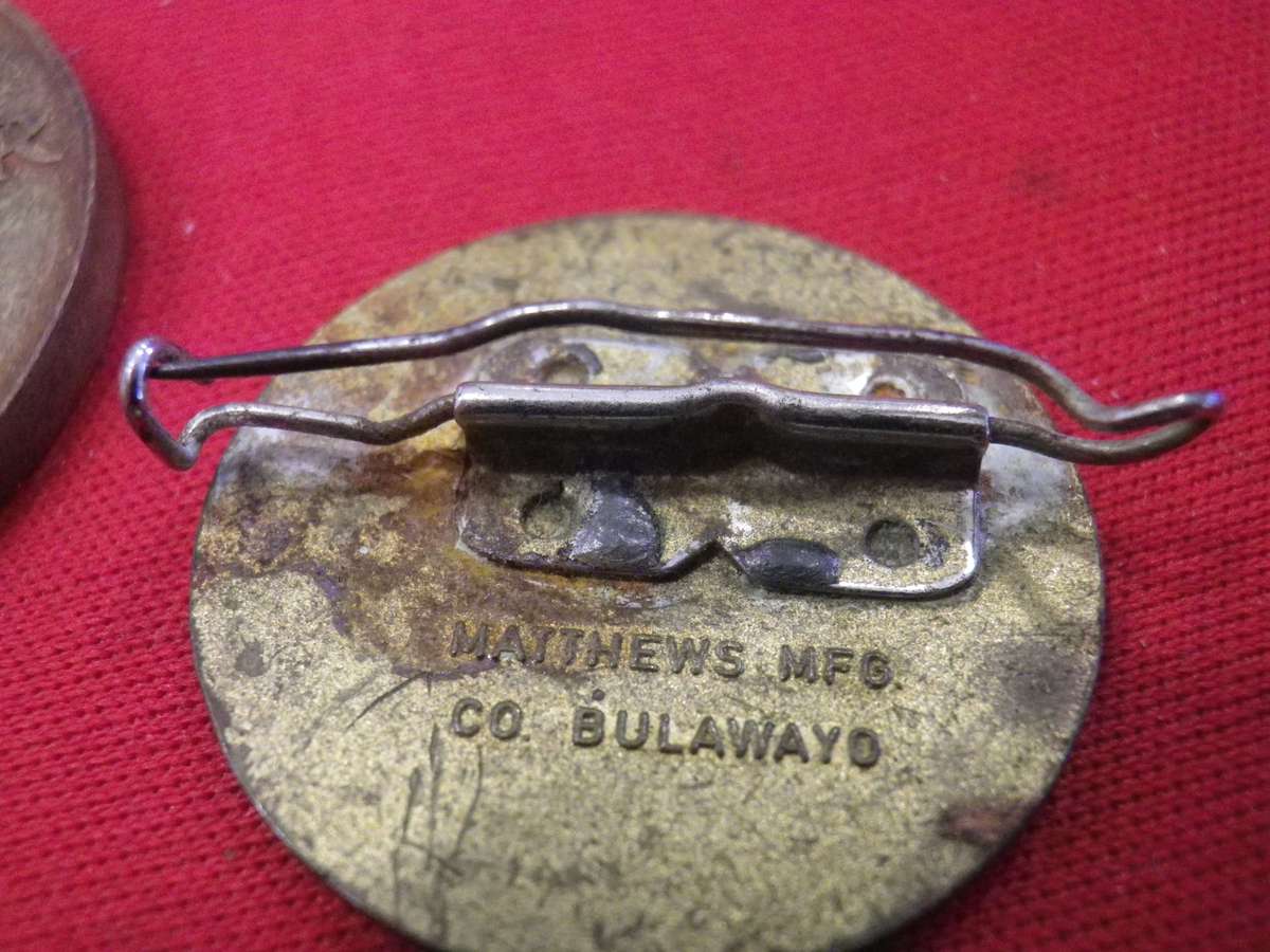 RHODESIAN COMMEMORATIVE MEDALLIONS - BRONZE INDEPENDENCE, WW2, + BYO 75TH ANNIVERSARY (8982)