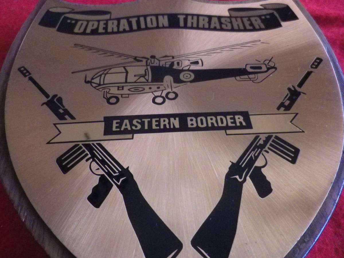 RHODESIA ARMY - OPERATION THRASHER  PLAQUE               (419)
