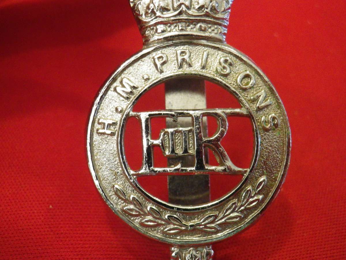 RHODESIA & NYASALAND / SOUTHERN RHODESIA - CHROME PRISONS CAP BADGE - MADE FIRMIN   (8986)