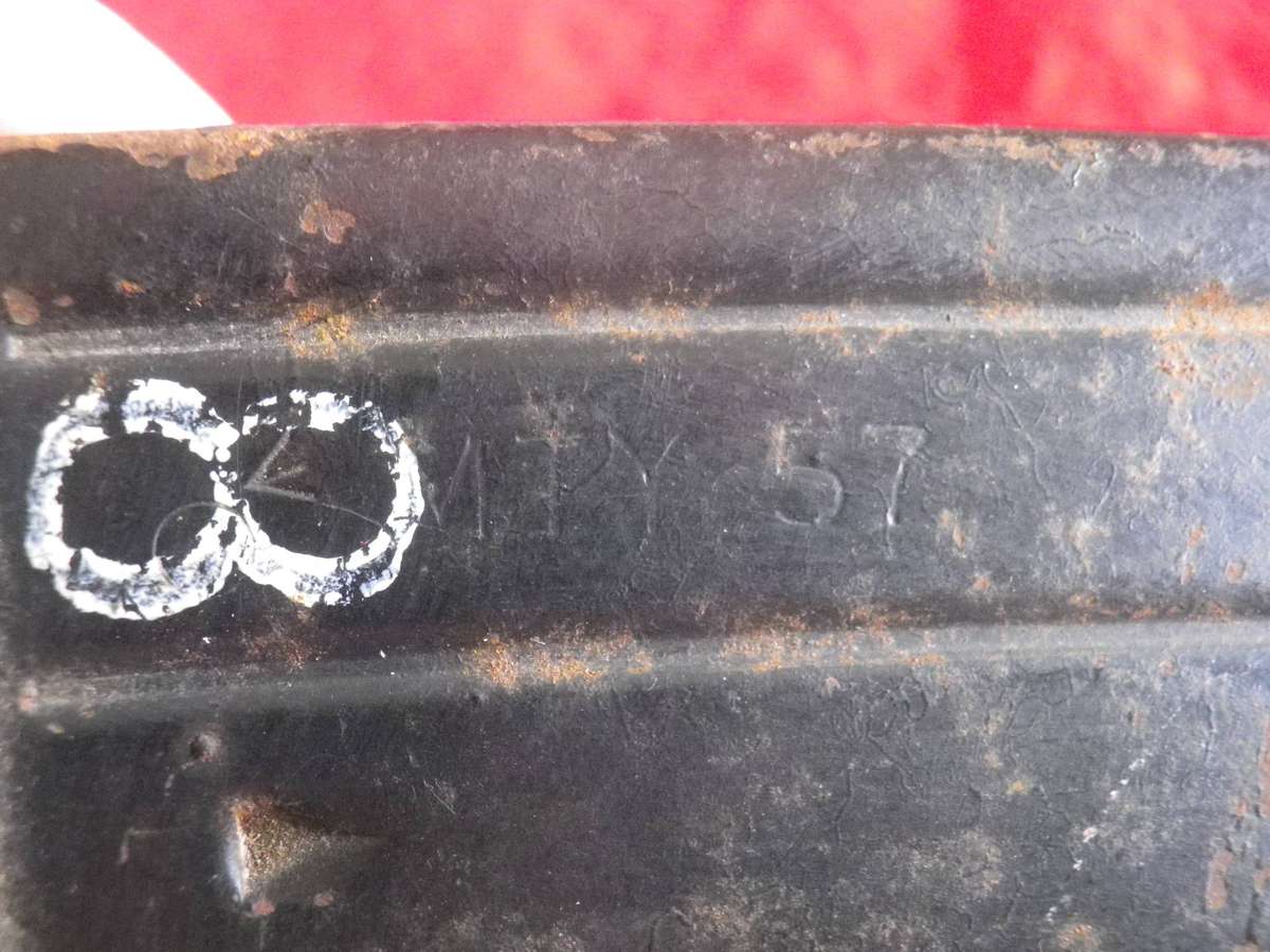 BRITISH ARMY + COMMONWEALTH - STIRLING MG 9mm MAG L1A2 - NOTE OTHER NUMBERS  (4079)