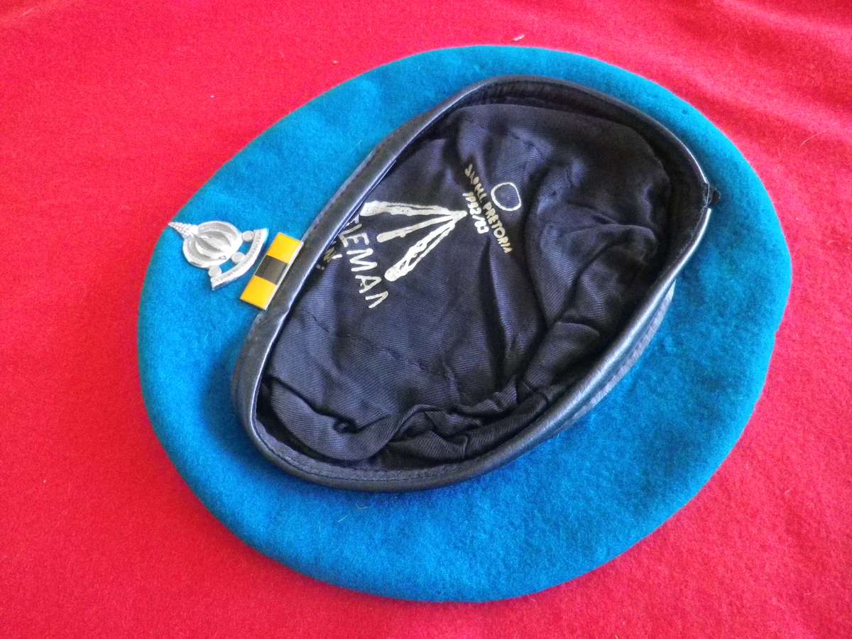 SADF - FINANCE SERVICES CORPS BERET + BALKIE  - SIZE M  - RIM  54CM / 21.25