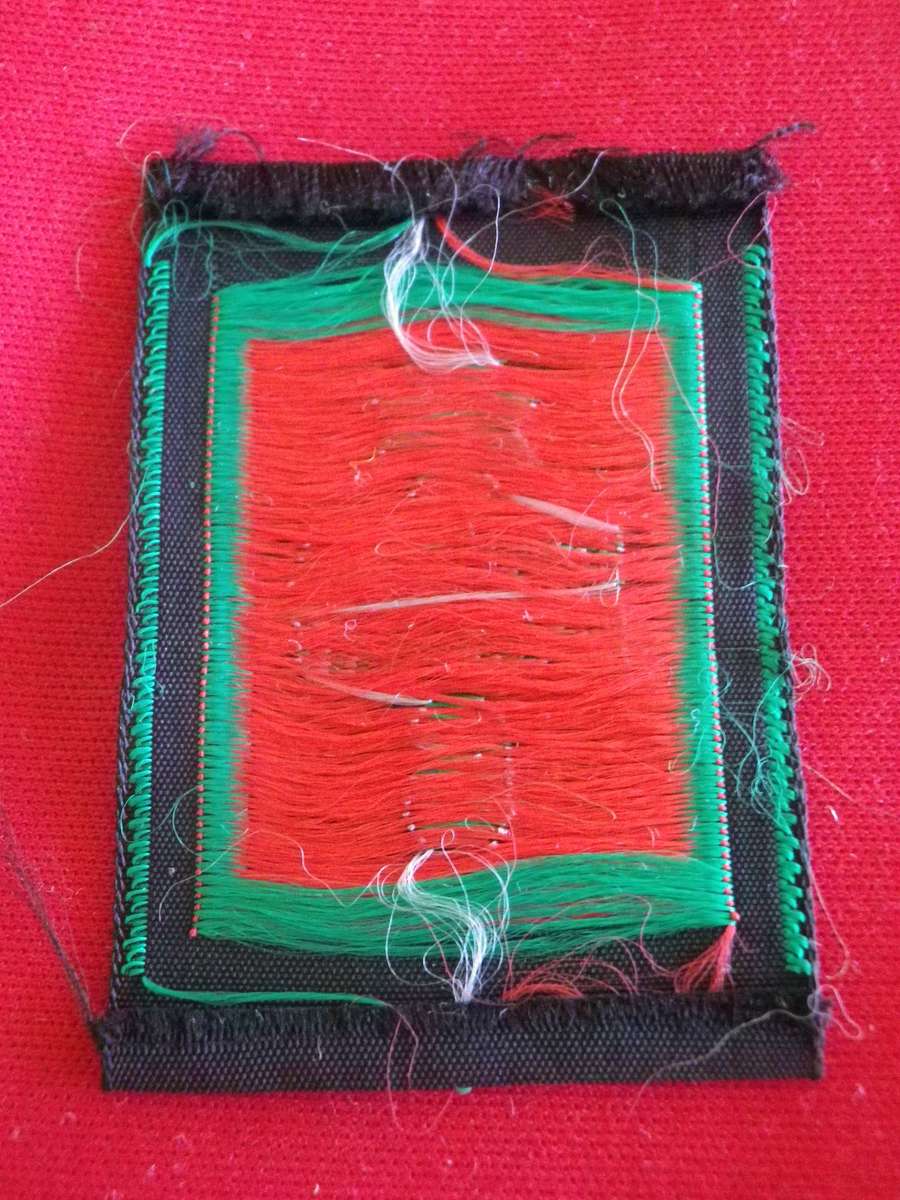 RHODESIA REGIMENT 6 BN SILK EMBROIDERED COMBAT CAP BADGE     (362)