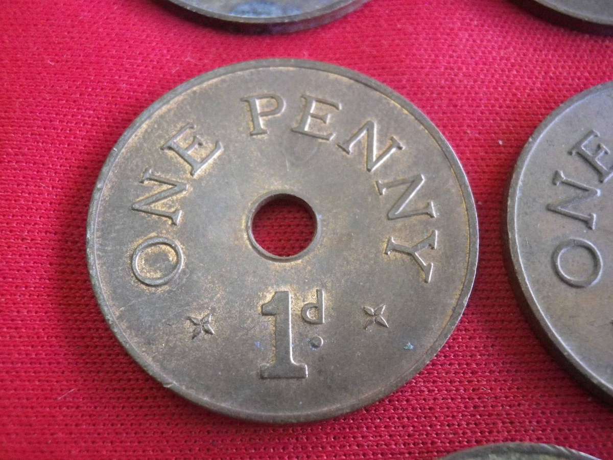 ZAMBIA - 11 X 1 PENNIES 1966  - FIRST ISSUE ??    CONDITION AS SEEN     (374)