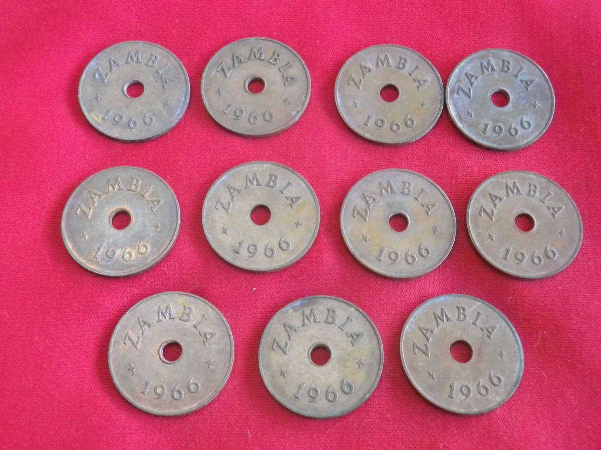 ZAMBIA - 11 X 1 PENNIES 1966  - FIRST ISSUE ??    CONDITION AS SEEN     (374)