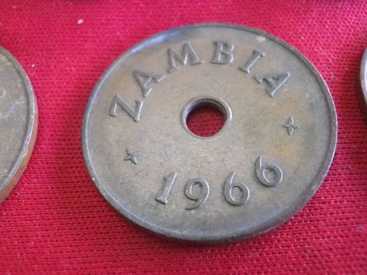 ZAMBIA - 11 X 1 PENNIES 1966  - FIRST ISSUE ??    CONDITION AS SEEN     (374)
