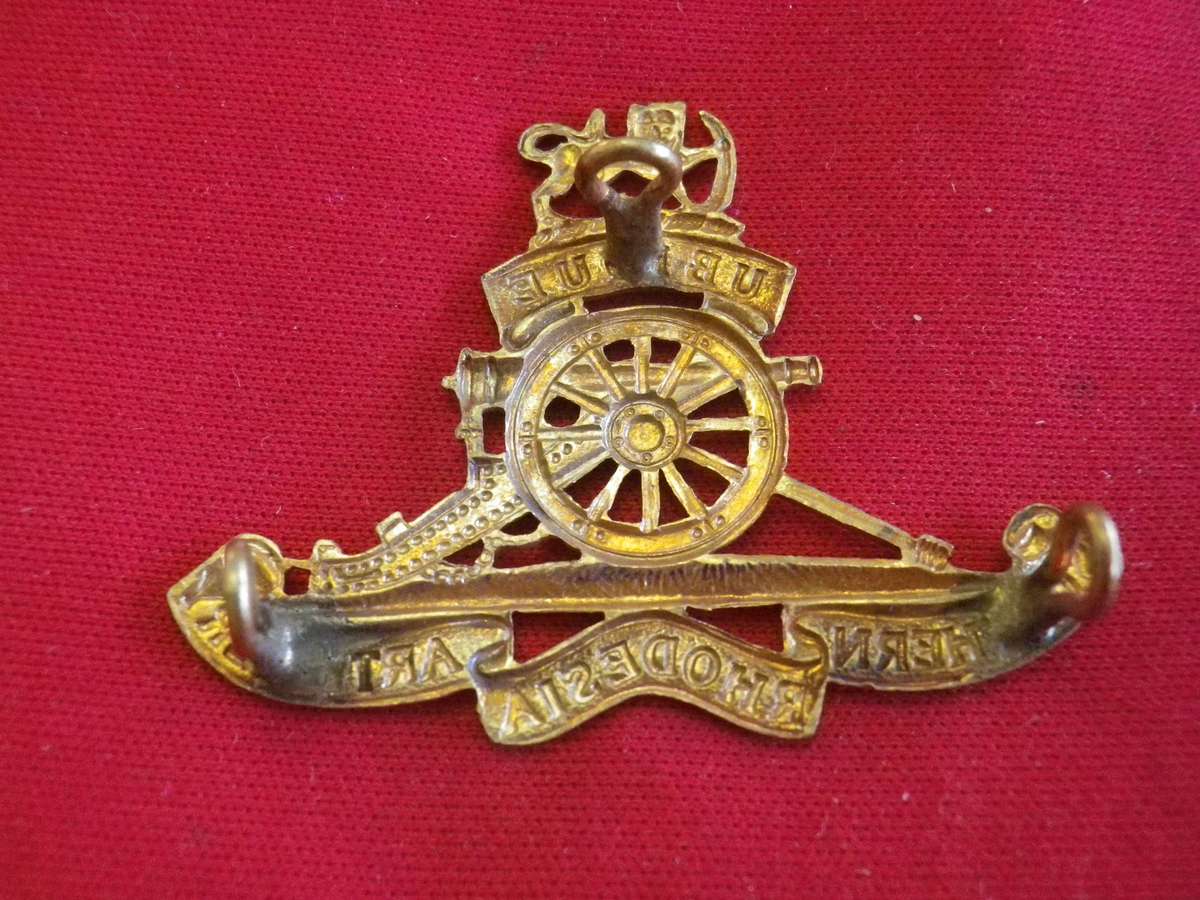 SOUTHERN RHODESIA ARTILLERY BRASS CAP BADGE    (237)