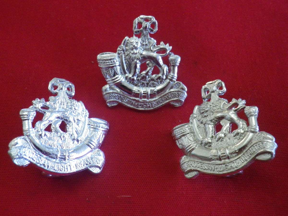 RHODESIAN LIGHT INFANTRY - SET CAP + FACING PAIR ANODISED COLLAR BADGES     1970-80     (238)