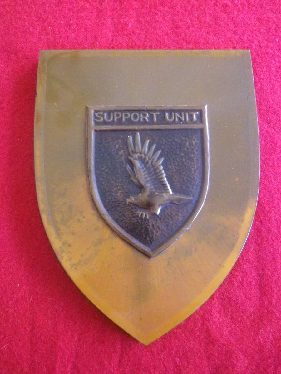 RHODESIA - EARLY BSAP SUPPORT UNIT PLAQUE - SCARCE WITH 1ST PATT. EMBLEM   (414)