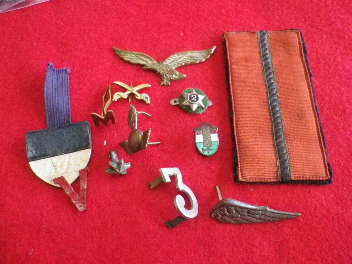 ITALIAN ? LOT WW2 ERA BADGES ETC.                     (170)