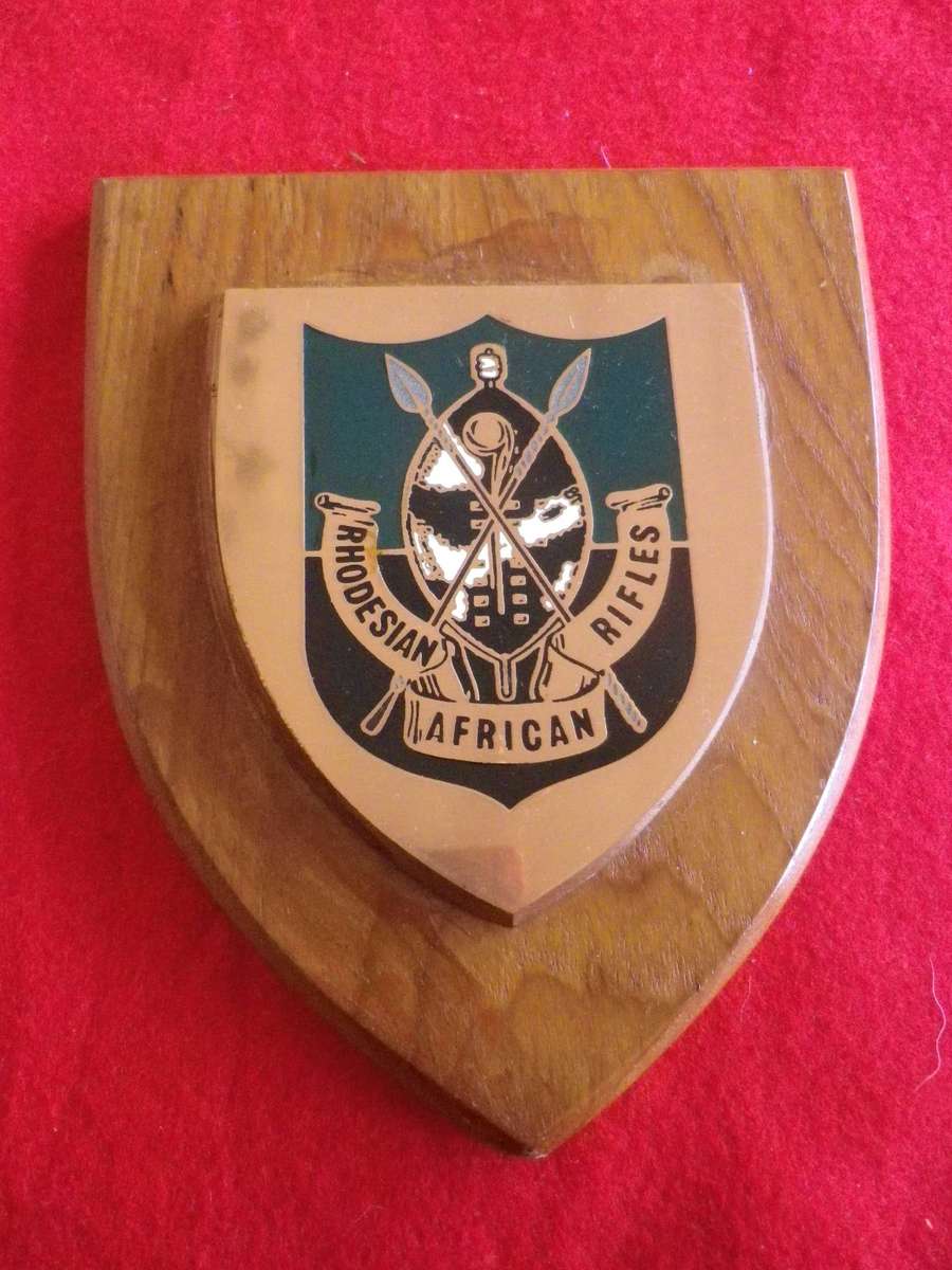 RHODESIAN AFRICAN RIFLES (RAR) PLAQUE            (412)