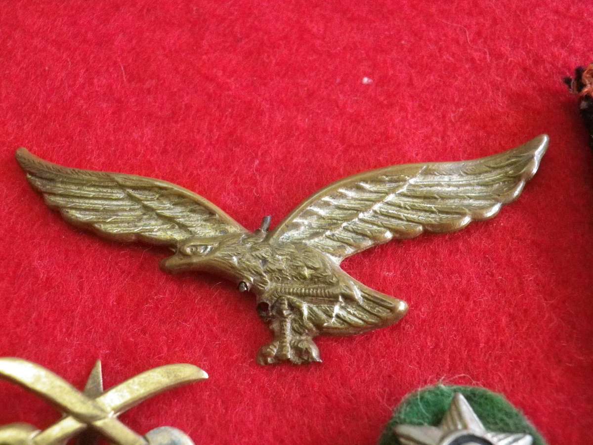 ITALIAN ? LOT WW2 ERA BADGES ETC.                     (170)