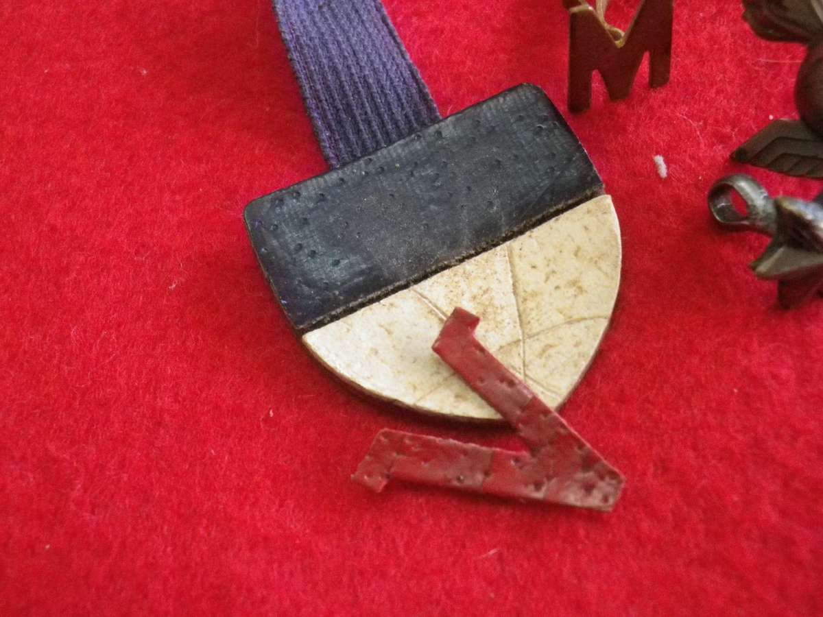 ITALIAN ? LOT WW2 ERA BADGES ETC.                     (170)