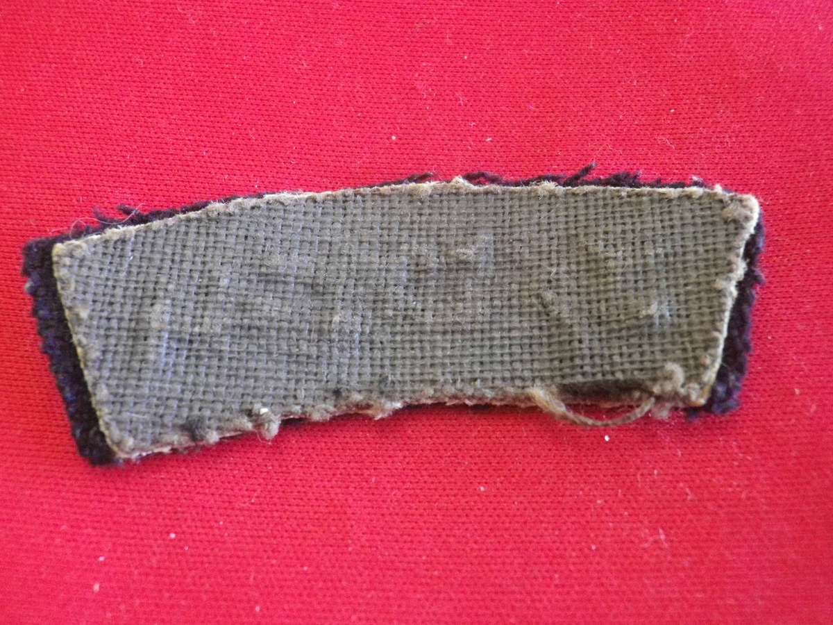 RHODESIAN ARMY MESS DRESS GOLD WIRE SHOULDER TITLE  1950'S / 60'S       (243)