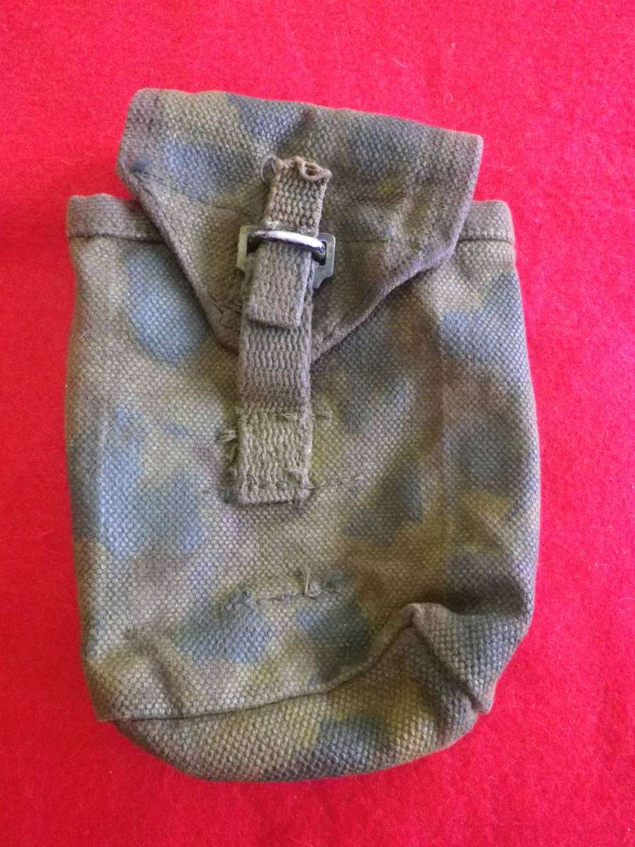 RHODESIAN ARMY - P69 CAMMO PAINTED AMMO POUCH - BELONGED TO A SELOUS SCOUT     (265)