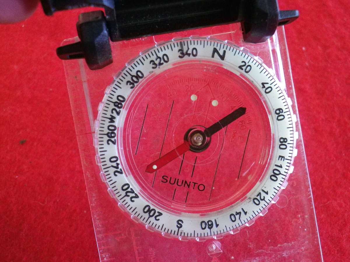 RHODESIAN ARMY - SUUNTO MCA FINNISH COMPASS - BELONGED TO A SELOUS SCOUT OPERATOR ALSO USED RECCES