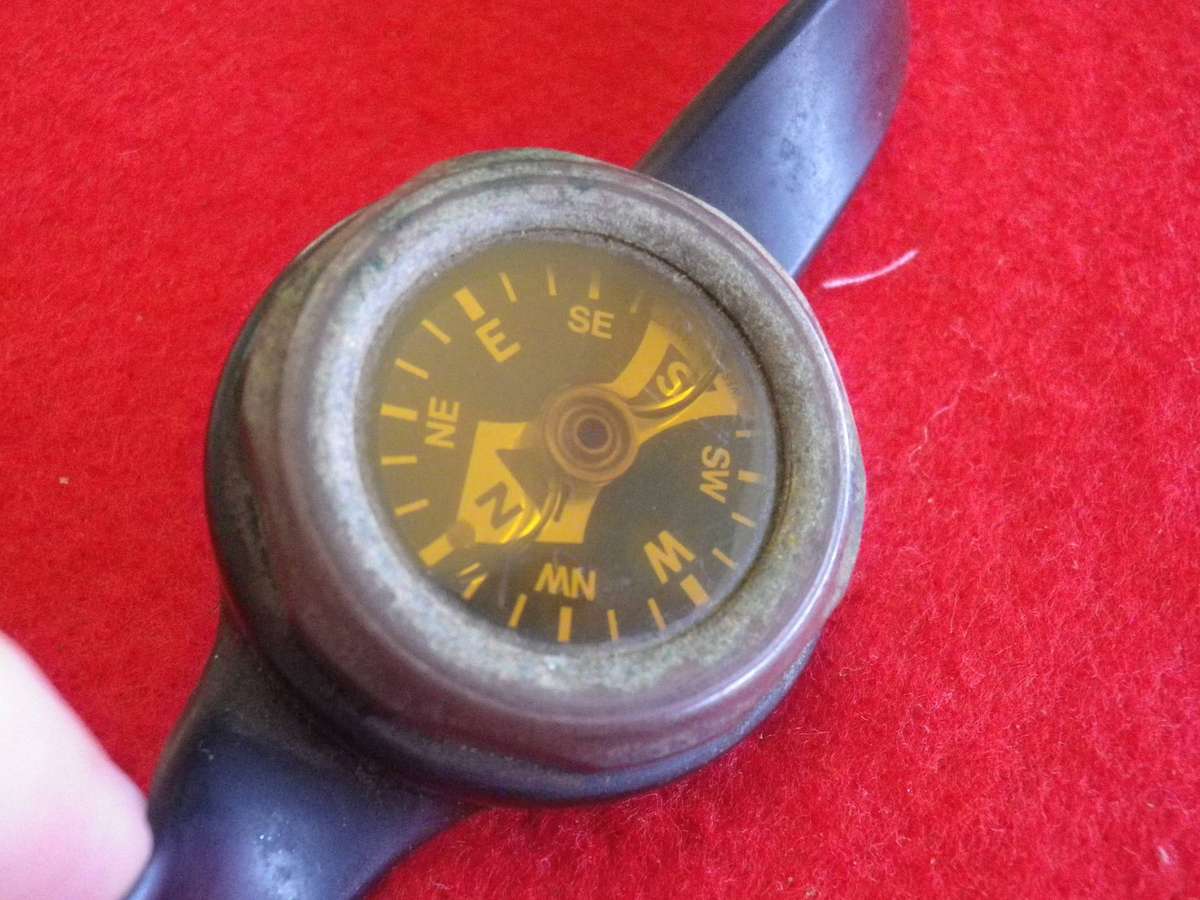 RHODESIAN SAS OPERATORS WRIST COMPASS - READ MORE BELOW    (269)